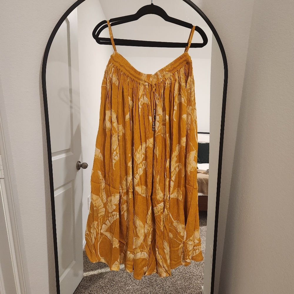 Yellow skirt